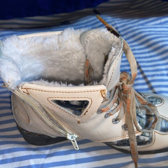 TMA EYES BOOTS BOOTIES HIGH TOP NEWSPRINT FUR LINED SZ 8 - Picture 9 of 13